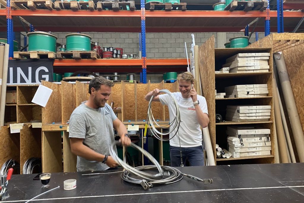 Sil en Lars in werkplaats met verstagingen - CS.RIGGING